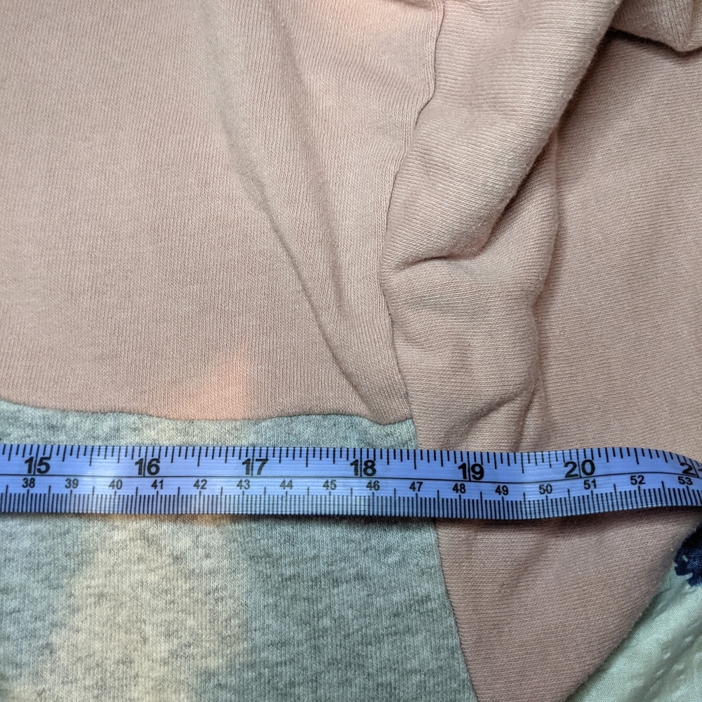 AE Women's Hoodie - Picture 5 of 6